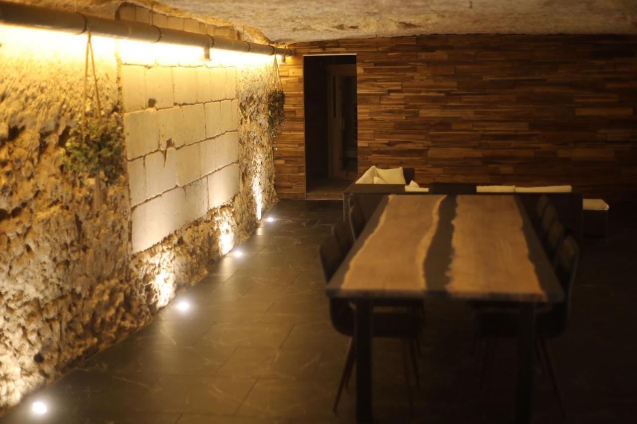 Naveil La Montrieuse, Chambre Individuelle Avec Sauna Et Baignoire Spa מראה חיצוני תמונה
